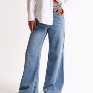 Abercrombie & Fitch high rise Wide-Leg Curve Love Jeans size 27 S